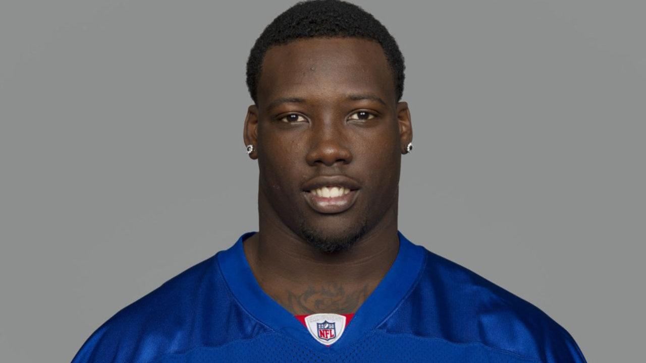 Jason Pierre-Paul Wants Long-Term Contract After Strong Season With '7 and  a Half Fingers'