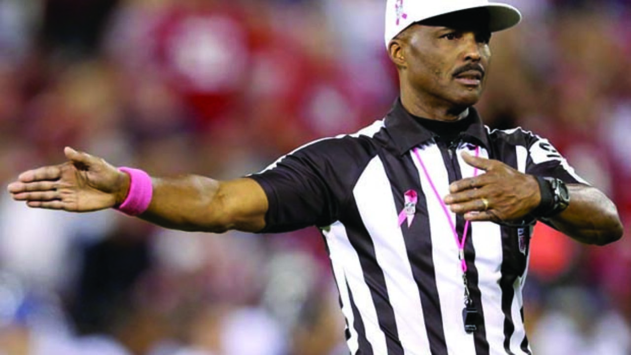 130 Mike Carey Referee Stock Photos, High-Res Pictures, and Images - Getty  Images