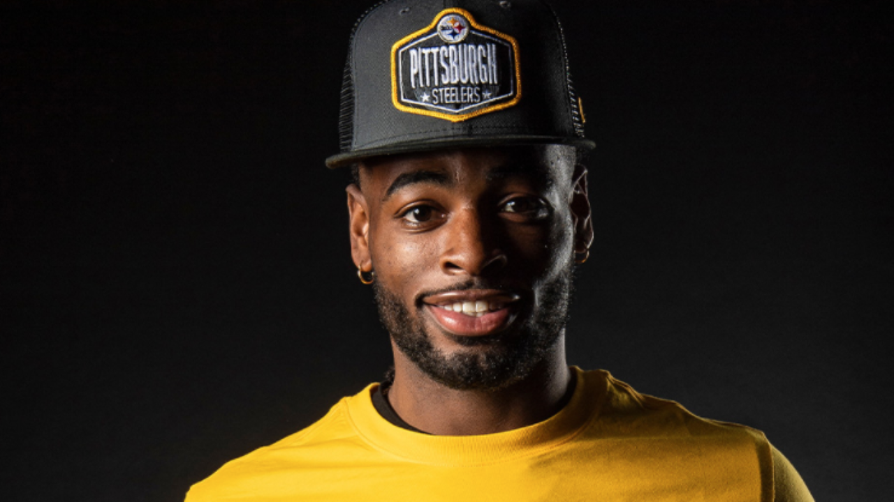 Steelers NFL Pick Najee Harris Sponsored Draft Party at Homeless