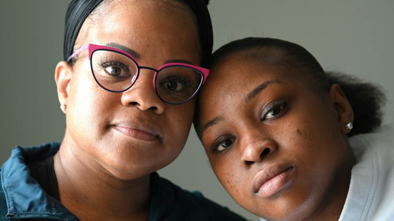 Mom Films Exhausted Whataburger Worker Daughter