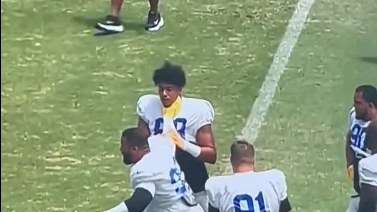 Twitter Reacts to Los Angeles Rams Defensive Tackle Aaron Donald Choking  Rookie Elijah Garcia During Practice Drill