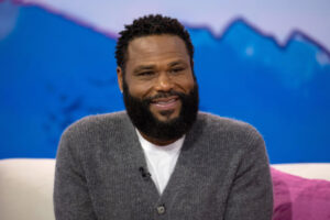 Anthony Anderson cracks jokes for Charmin's new 